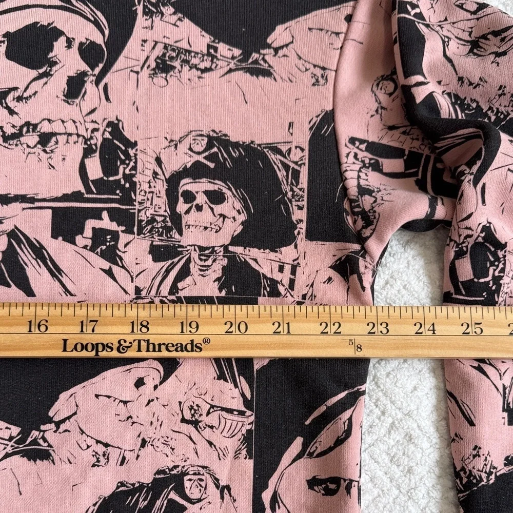 Eksi-1 Skull Graphic Pink Crew Neck Sweater Sz M